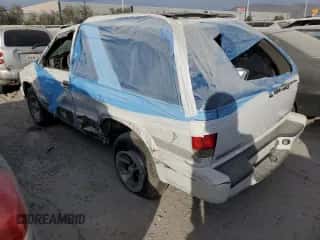 1998 Chevrolet Blazer LS z VIN 1GNCS18W2WK210514, wystawiony jako Copart lot #84345354 z przebiegiem Nie podano mil oraz Nie do naprawy • Non repairable. Historia ofert i sprzedaży dostępna na DreamBid. Obrazek 2.