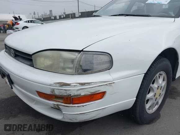 ✅ 1993 Toyota Camry XLE • VIN: JT2SK13E7P0153476 • Lot: 43313343. Wystawiony na IAAI z przebiegiem 268 616 mil. Bezpłatny archiwum sprzedaży aukcyjnych z USA i szczegółowy raport historii pojazdu na DreamBid. Zdjęcie 6.