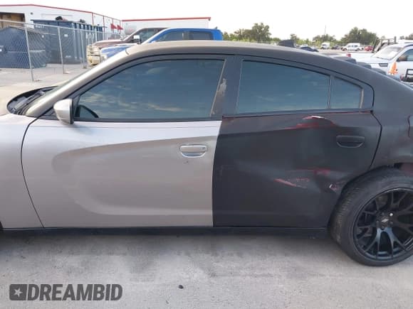 ✅ 2020 Dodge Charger GT • VIN: 2C3CDXHG2LH101461 • Лот: 43090317. Опубликован ранее на IAAI с пробегом 136 977 миль. Бесплатный доступ к архиву аукционных продаж из США и подробный отчёт об истории автомобиля на DreamBid. Изображение 14.