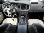 ✅ 2018 Dodge Charger R/T • VIN: 2C3CDXCT7JH237084 • Lot: 81502185. Wystawiony na Copart z przebiegiem 57 611 mil. Bezpłatny archiwum sprzedaży aukcyjnych z USA i szczegółowy raport historii pojazdu na DreamBid. Zdjęcie 8.