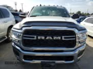 ✅ 2022 Ram 3500 Tradesman • VIN: 3C63R3GJ9NG288971 • Лот: 86701745. Опубликован ранее на Copart с пробегом 115 522 миль. Бесплатный доступ к архиву аукционных продаж из США и подробный отчёт об истории автомобиля на DreamBid. Изображение 5.