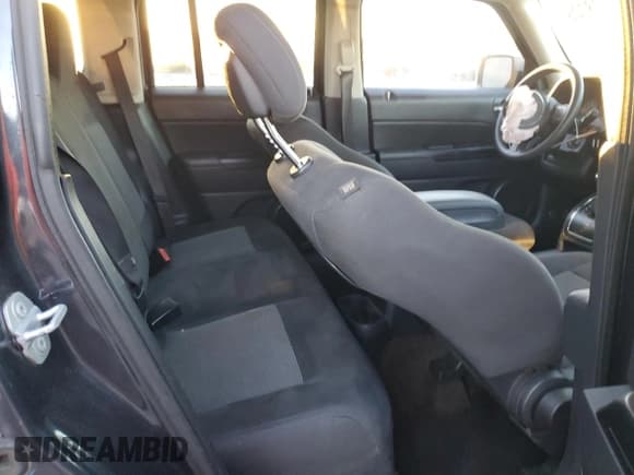 ✅ 2015 Jeep Patriot Sport • VIN: 1C4NJPBB3FD358771 • Lot: 86523725. Listed on Copart with 161,119 mi. Free auction sales archive from the USA and detailed vehicle history report at DreamBid. Image 11.