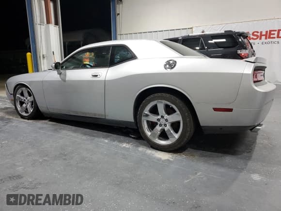 ✅ 2009 Dodge Challenger R/T • VIN: 2B3LJ54TX9H509969 • Lot: 84989044. Wystawiony na Copart z przebiegiem 228 623 mil. Bezpłatny archiwum sprzedaży aukcyjnych z USA i szczegółowy raport historii pojazdu na DreamBid. Zdjęcie 2.