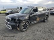 ✅ 2023 Kia Telluride S • VIN: 5XYP6DGC5PG394510 • Лот: 86184055. Опубликован ранее на Copart с пробегом 48 342 миль. Бесплатный доступ к архиву аукционных продаж из США и подробный отчёт об истории автомобиля на DreamBid. Изображение 1.