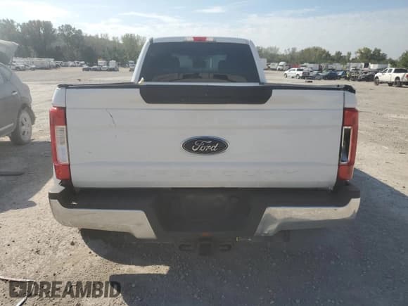 ✅ 2019 Ford F-350 XL • VIN: 1FT8W3CT7KEC96827 • Лот: 84932675. Опубликован ранее на Copart с пробегом 413 951 миль. Бесплатный доступ к архиву аукционных продаж из США и подробный отчёт об истории автомобиля на DreamBid. Изображение 6.
