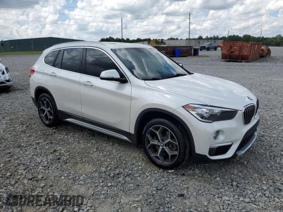 ✅ 2019 BMW X1 sDrive28i • VIN: WBXHU7C51K5L11243 • Lot: 61818985. Wystawiony na Copart z przebiegiem 64 734 mil. Bezpłatny archiwum sprzedaży aukcyjnych z USA i szczegółowy raport historii pojazdu na DreamBid. Zdjęcie 4.