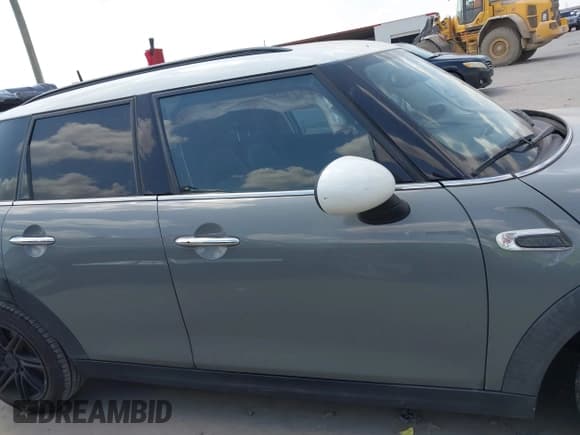 ✅ 2018 MINI Hardtop 4 Door Cooper • VIN: WMWXU1C57J2F80465 • Lot: 43256463. Wystawiony na IAAI z przebiegiem 91 853 mil. Bezpłatny archiwum sprzedaży aukcyjnych z USA i szczegółowy raport historii pojazdu na DreamBid. Zdjęcie 14.