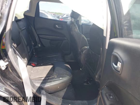 ✅ 2018 Jeep Compass Altitude • VIN: 3C4NJCBB0JT272524 • Lot: 42194559. Listed on IAAI with 125,608 mi. Free auction sales archive from the USA and detailed vehicle history report at DreamBid. Image 8.