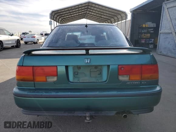 ✅ 1992 Honda Accord • VIN: 1HGCB7573NA197464 • Лот: 45957645. Опубликован ранее на Copart с пробегом 376 657 миль. Бесплатный доступ к архиву аукционных продаж из США и подробный отчёт об истории автомобиля на DreamBid. Изображение 6.