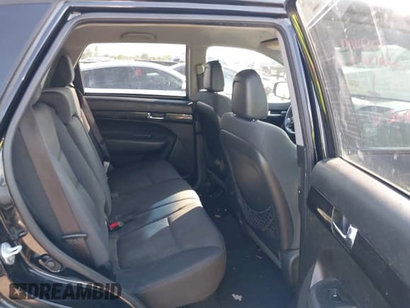 ✅ 2011 Kia Sorento LX • VIN: 5XYKT3A18BG108761 • Лот: 43351958. Опубликован ранее на IAAI с пробегом 176 418 миль. Бесплатный доступ к архиву аукционных продаж из США и подробный отчёт об истории автомобиля на DreamBid. Изображение 8.