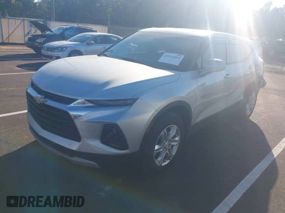 2021 Chevrolet Blazer LT z VIN 3GNKBCR4XMS566635, wystawiony jako IAAI lot #43414254 z przebiegiem 14 411 mil mil oraz . Historia ofert i sprzedaży dostępna na DreamBid. Obrazek 2.