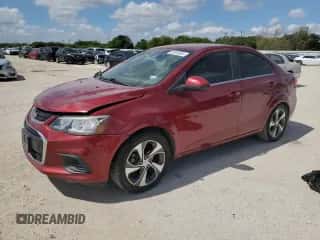 2018 Chevrolet Sonic LT z VIN 1G1JD5SB0J4135860, wystawiony jako Copart lot #65930064 z przebiegiem 95 815 mil mil oraz Szkoda całkowita • Salvage title. Historia ofert i sprzedaży dostępna na DreamBid. Obrazek 1.