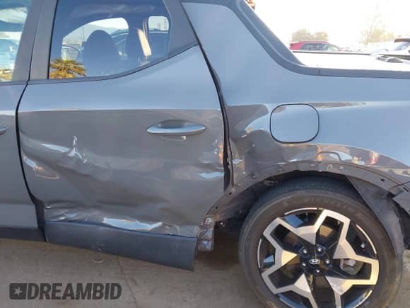 2022 Hyundai Santa Cruz Limited с VIN 5NTJEDAF1NH019216, выставлен на аукционе IAAI как лот 41312793 с пробегом 29 303 миль миль и . История ставок и продаж доступна на DreamBid. Изображение 6.