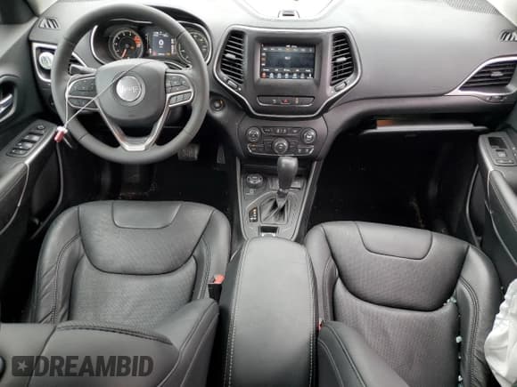 ✅ 2021 Jeep Cherokee Latitude Lux • VIN: 1C4PJMMX8MD237893 • Lot: 86212065. Wystawiony na Copart z przebiegiem 5 584 mil. Bezpłatny archiwum sprzedaży aukcyjnych z USA i szczegółowy raport historii pojazdu na DreamBid. Zdjęcie 8.