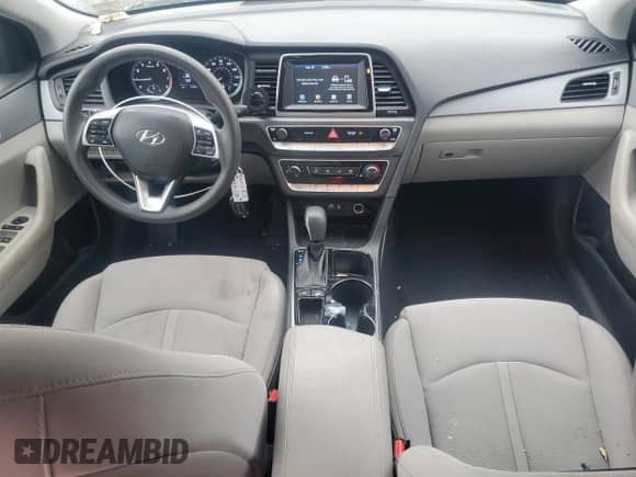 2019 Hyundai Sonata SE с VIN 5NPE24AF7KH779705, выставлен на аукционе Copart как лот 84178935 с пробегом 78 354 миль миль и Списание • Salvage title. История ставок и продаж доступна на DreamBid. Изображение 8.