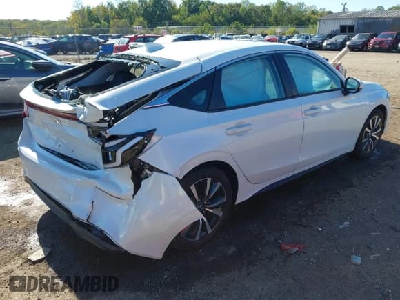 ✅ 2024 Honda Civic EX-L • VIN: 19XFL1H73RE024113 • Lot: 43420930. Wystawiony na IAAI z przebiegiem 8 423 mil. Bezpłatny archiwum sprzedaży aukcyjnych z USA i szczegółowy raport historii pojazdu na DreamBid. Zdjęcie 4.