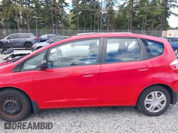 ✅ 2010 Honda Fit • VIN: JHMGE8G22AS000706 • Lot: 43021943. Listed on IAAI with 176,022 mi. Free auction sales archive from the USA and detailed vehicle history report at DreamBid. Image 14.