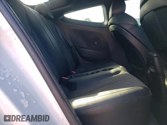 ✅ 2016 Hyundai Veloster • VIN: KMHTC6AD7GU263996 • Lot: 89185805. Wystawiony na Copart z przebiegiem 85 828 mil. Bezpłatny archiwum sprzedaży aukcyjnych z USA i szczegółowy raport historii pojazdu na DreamBid. Zdjęcie 10.