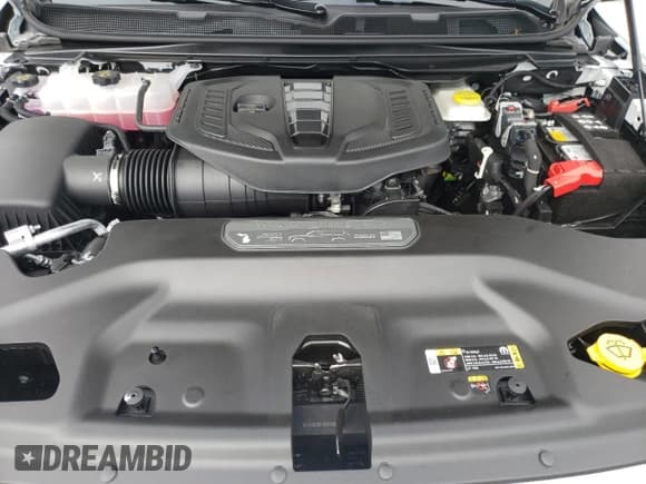 ✅ 2025 Jeep Wagoneer • VIN: 1C4SJVAPXSS520311 • Lot: 69863355. Wystawiony na Copart z przebiegiem 1 394 mil. Bezpłatny archiwum sprzedaży aukcyjnych z USA i szczegółowy raport historii pojazdu na DreamBid. Zdjęcie 12.