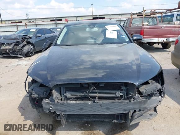 ✅ 2013 Audi A8 4.0L • VIN: WAUR2AFD7DN020673 • Lot: 43306801. Wystawiony na IAAI z przebiegiem 134 121 mil. Bezpłatny archiwum sprzedaży aukcyjnych z USA i szczegółowy raport historii pojazdu na DreamBid. Zdjęcie 13.