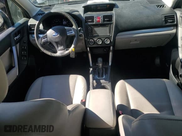 ✅ 2015 Subaru Forester Touring • VIN: JF2SJAWC2FH458924 • Лот: 85361035. Опубликован ранее на Copart с пробегом 61 867 миль. Бесплатный доступ к архиву аукционных продаж из США и подробный отчёт об истории автомобиля на DreamBid. Изображение 8.