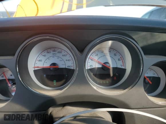 2014 Dodge Challenger R/T 100th Anniversary Appearance z VIN 2C3CDYBT7EH231394, wystawiony jako Copart lot #73204334 z przebiegiem 76 431 mil mil oraz Szkoda całkowita • Salvage title. Historia ofert i sprzedaży dostępna na DreamBid. Obrazek 9.