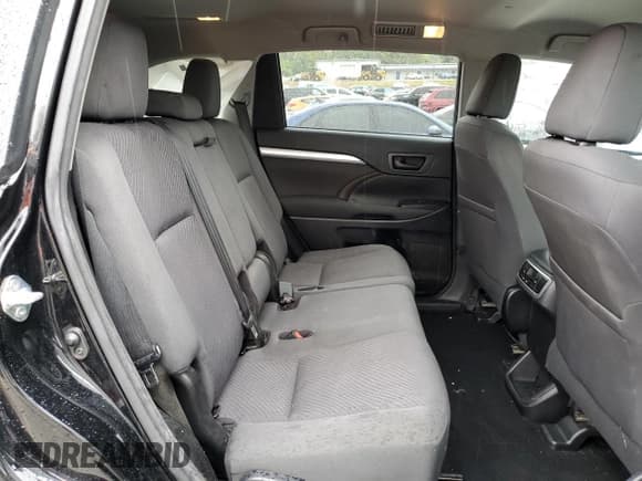 ✅ 2017 Toyota Highlander LE • VIN: 5TDBZRFH9HS413950 • Lot: 82098185. Listed on Copart with 60,700 mi. Free auction sales archive from the USA and detailed vehicle history report at DreamBid. Image 11.