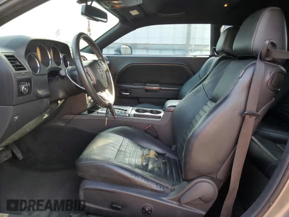 ✅ 2012 Dodge Challenger SXT • VIN: 2C3CDYAG0CH127587 • Lot: 78822214. Wystawiony na Copart z przebiegiem 240 541 mil. Bezpłatny archiwum sprzedaży aukcyjnych z USA i szczegółowy raport historii pojazdu na DreamBid. Zdjęcie 7.