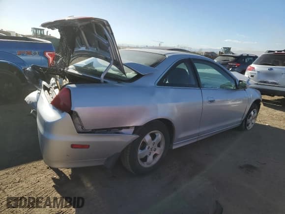 ✅ 2001 Honda Accord EX • VIN: 1HGCG31561A027530 • Lot: 85370814. Wystawiony na Copart z przebiegiem 363 647 mil. Bezpłatny archiwum sprzedaży aukcyjnych z USA i szczegółowy raport historii pojazdu na DreamBid. Zdjęcie 3.