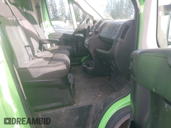 ✅ 2019 Ram ProMaster Cargo • VIN: 3C6URVJG6KE512511 • Lot: 43647854. Listed on IAAI with 71,797 mi. Free auction sales archive from the USA and detailed vehicle history report at DreamBid. Image 5.