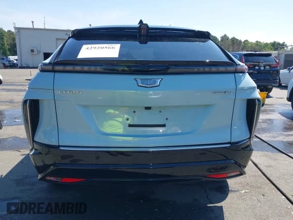 ✅ 2024 Cadillac LYRIQ Luxury • VIN: 1GYKPPRL2RZ142525 • Lot: 42920566. Wystawiony na IAAI z przebiegiem 3 500 mil. Bezpłatny archiwum sprzedaży aukcyjnych z USA i szczegółowy raport historii pojazdu na DreamBid. Zdjęcie 16.