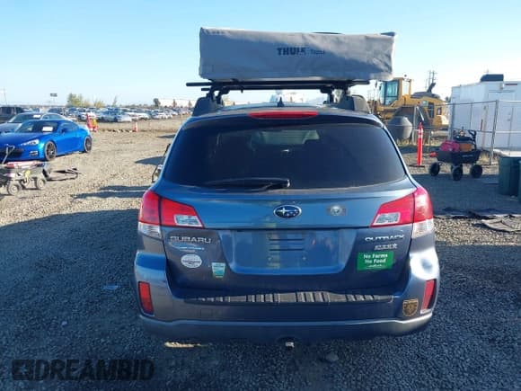✅ 2014 Subaru Outback Limited • VIN: 4S4BRBLC5E3280242 • Лот: 43503140. Опубликован ранее на IAAI с пробегом 147 402 миль. Бесплатный доступ к архиву аукционных продаж из США и подробный отчёт об истории автомобиля на DreamBid. Изображение 16.