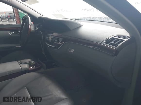 ✅ 2007 Mercedes-Benz S 550 • VIN: WDDNG86X27A097233 • Lot: 43756675. Listed on IAAI with Not provided. Free auction sales archive from the USA and detailed vehicle history report at DreamBid. Image 5.