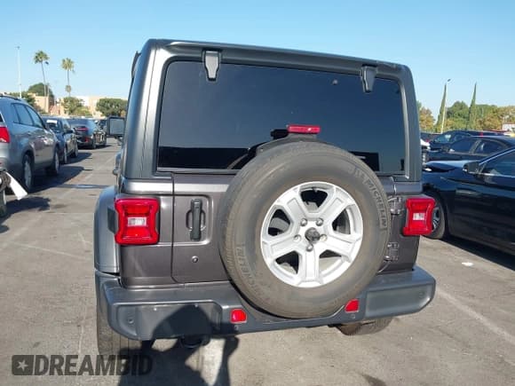 ✅ 2018 Jeep Wrangler Unlimited Sport S • VIN: 1C4HJXDN2JW207793 • Лот: 43138192. Опубликован ранее на IAAI с пробегом 136 059 миль. Бесплатный доступ к архиву аукционных продаж из США и подробный отчёт об истории автомобиля на DreamBid. Изображение 16.