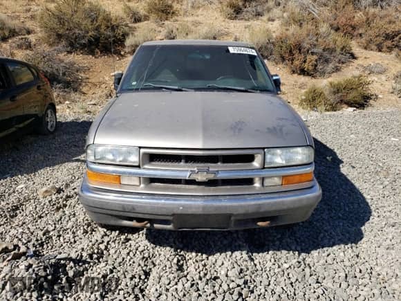 2002 Chevrolet S-10 LS с VIN 1GCDT13W02K184491, выставлен на аукционе Copart как лот 70353745 с пробегом 206 963 миль миль и Чистый • Clean title. История ставок и продаж доступна на DreamBid. Изображение 5.