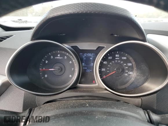 ✅ 2014 Hyundai Veloster • VIN: KMHTC6AD4EU184184 • Lot: 75909334. Wystawiony na Copart z przebiegiem 124 962 mil. Bezpłatny archiwum sprzedaży aukcyjnych z USA i szczegółowy raport historii pojazdu na DreamBid. Zdjęcie 9.