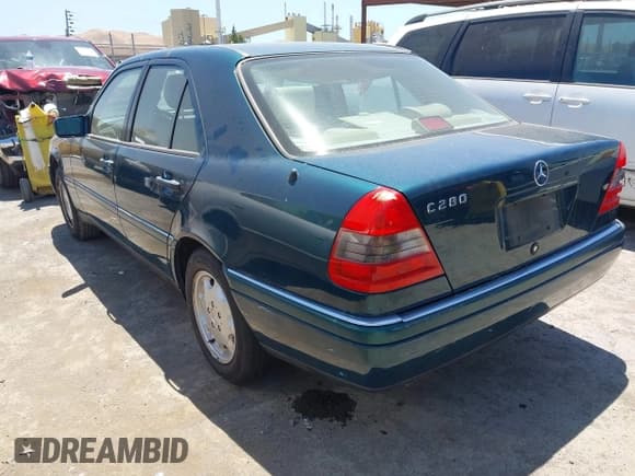 ✅ 1995 Mercedes-Benz C 2.8L • VIN: WDBHA28E3SF215141 • Лот: 42533044. Опубликован ранее на IAAI с пробегом Не указан. Бесплатный доступ к архиву аукционных продаж из США и подробный отчёт об истории автомобиля на DreamBid. Изображение 3.