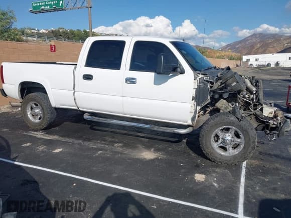 ✅ 2007 Chevrolet Silverado 2500HD LT1 • VIN: 1GCHK23D67F160348 • Lot: 43269127. Wystawiony na IAAI z przebiegiem 179 920 mil. Bezpłatny archiwum sprzedaży aukcyjnych z USA i szczegółowy raport historii pojazdu na DreamBid. Zdjęcie 14.
