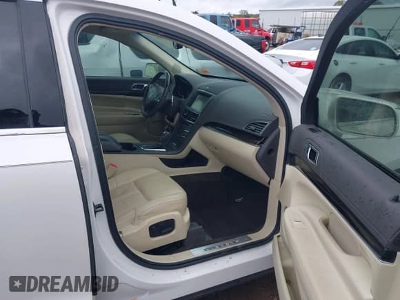 ✅ 2013 Lincoln MKT EcoBoost • VIN: 2LMHJ5ATXDBL53758 • Lot: 43536000. Listed on IAAI with 71,305 mi. Free auction sales archive from the USA and detailed vehicle history report at DreamBid. Image 5.