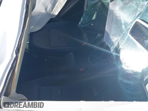 ✅ 2018 Volkswagen Passat SE • VIN: 1VWBA7A39JC025841 • Lot: 43307666. Wystawiony na IAAI z przebiegiem 104 158 mil. Bezpłatny archiwum sprzedaży aukcyjnych z USA i szczegółowy raport historii pojazdu na DreamBid. Zdjęcie 5.