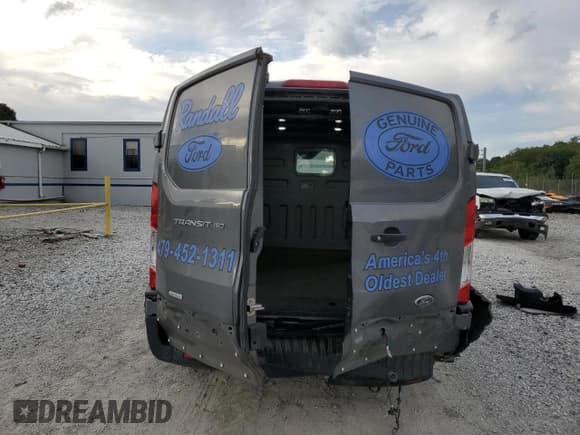 ✅ 2023 Ford Transit Cargo • VIN: 1FTYE1YG9PKC11210 • Lot: 86675895. Wystawiony na Copart z przebiegiem 28 936 mil. Bezpłatny archiwum sprzedaży aukcyjnych z USA i szczegółowy raport historii pojazdu na DreamBid. Zdjęcie 6.
