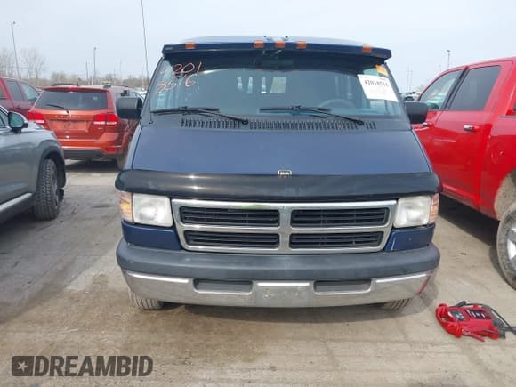 ✅ 1994 Dodge Cargo • VIN: 2B6HB21X1RK146167 • Lot: 42018516. Listed on IAAI with 93,393 mi. Free auction sales archive from the USA and detailed vehicle history report at DreamBid. Image 6.