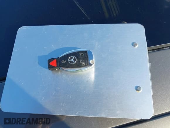 ✅ 2008 Mercedes-Benz E 350 Luxury • VIN: WDBUF56X98B343759 • Lot: 43503657. Wystawiony na IAAI z przebiegiem 138 038 mil. Bezpłatny archiwum sprzedaży aukcyjnych z USA i szczegółowy raport historii pojazdu na DreamBid. Zdjęcie 11.