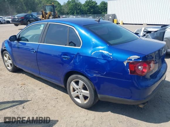 ✅ 2008 Volkswagen Jetta SE • VIN: 3VWRZ71K58M105192 • Lot: 42925073. Listed on IAAI with 251,158 mi. Free auction sales archive from the USA and detailed vehicle history report at DreamBid. Image 3.