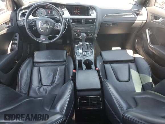 ✅ 2010 Audi S4 Premium Plus • VIN: WAUBGAFL5AA125662 • Lot: 68814494. Wystawiony na Copart z przebiegiem 101 519 mil. Bezpłatny archiwum sprzedaży aukcyjnych z USA i szczegółowy raport historii pojazdu na DreamBid. Zdjęcie 8.