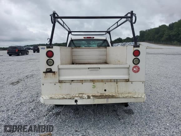 ✅ 2011 Chevrolet Silverado 2500HD Work Truck • VIN: 1GB0CVCG3BF159189 • Lot: 64138344. Wystawiony na Copart z przebiegiem 302 778 mil. Bezpłatny archiwum sprzedaży aukcyjnych z USA i szczegółowy raport historii pojazdu na DreamBid. Zdjęcie 6.