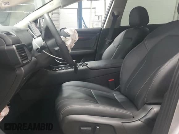 ✅ 2024 VinFast VF 8 Eco • VIN: RLLV1AEB0RH004864 • Лот: 55398945. Опубликован ранее на Copart с пробегом 12 896 миль. Бесплатный доступ к архиву аукционных продаж из США и подробный отчёт об истории автомобиля на DreamBid. Изображение 7.