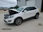 ✅ 2017 Lincoln MKC Select • VIN: 5LMCJ2D95HUL45133 • Lot: 57479745. Wystawiony na Copart z przebiegiem 125 927 mil. Bezpłatny archiwum sprzedaży aukcyjnych z USA i szczegółowy raport historii pojazdu na DreamBid. Zdjęcie 1.