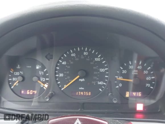 ✅ 2002 Mercedes-Benz M 320/430/500 • VIN: 4JGAB54E92A352889 • Lot: 41805001. Listed on IAAI with 174,758 mi. Free auction sales archive from the USA and detailed vehicle history report at DreamBid. Image 15.