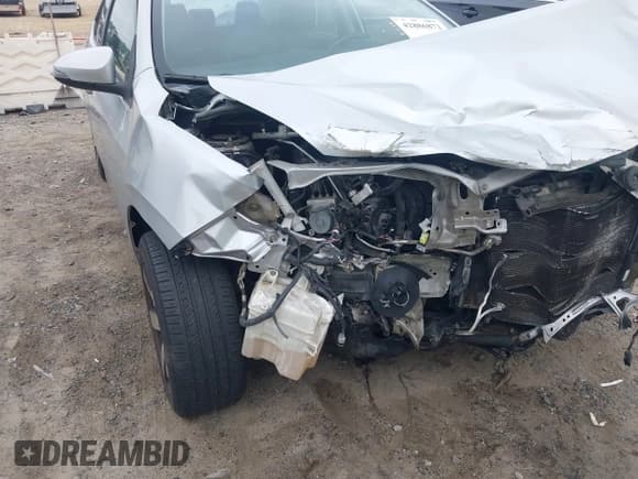 ✅ 2015 Toyota Corolla L • VIN: 5YFBURHEXFP257425 • Лот: 42886872. Опубликован ранее на IAAI с пробегом 180 547 миль. Бесплатный доступ к архиву аукционных продаж из США и подробный отчёт об истории автомобиля на DreamBid. Изображение 6.